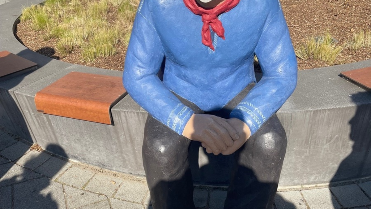 POL-PB: Kopf an Statue abgeschlagen - Foto: presseportal.de