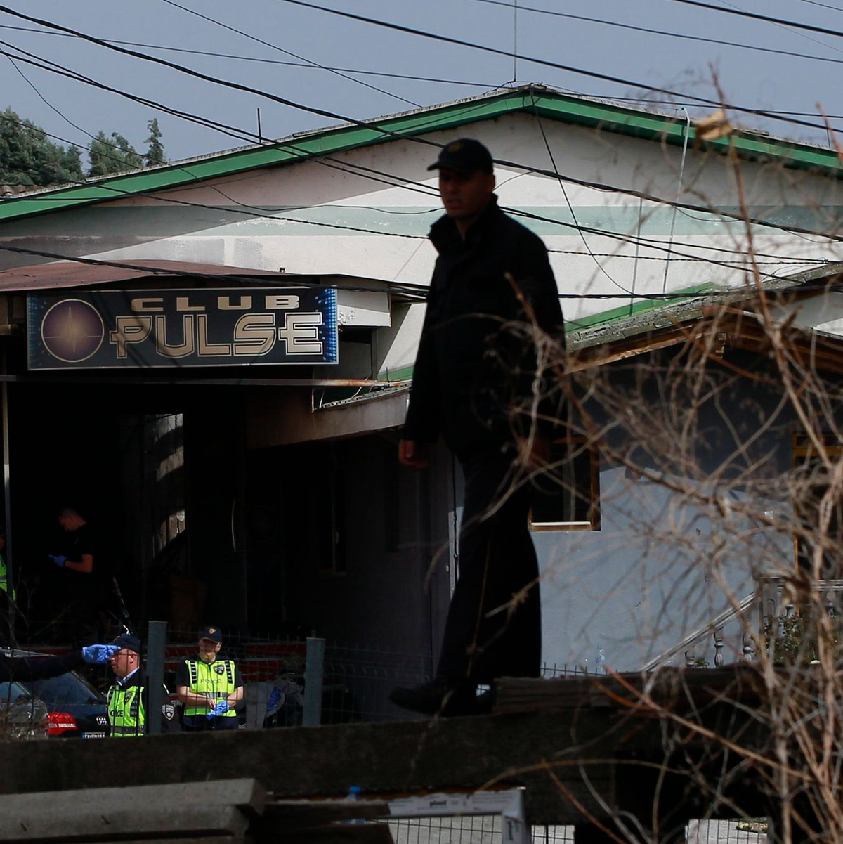 Bei einem Brand in einer Diskothek in Nordmazedonien starben 59 junge Menschen.  - Foto: Visar Kryeziu/AP/dpa