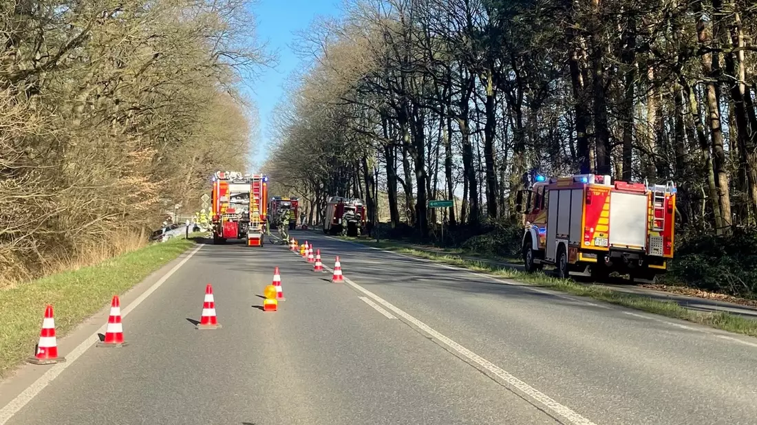 FW Hünxe: Verkehrsunfall mit zwei beteiligten PKWs - Bild: presseportal.de