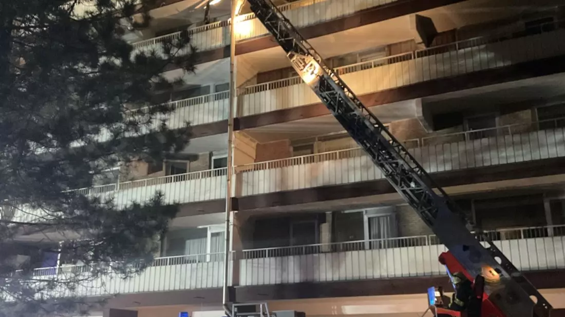 FW-BN: Brand auf Balkon in Mehrfamilienhaus in Bonn-Auerberg verläuft glimpflich - Bild: presseportal.de