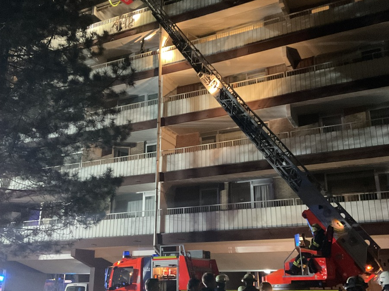 FW-BN: Brand auf Balkon in Mehrfamilienhaus in Bonn-Auerberg verläuft glimpflich - Foto: presseportal.de