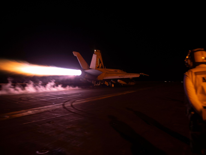 Das US-Militär setzt die Angriffe gegen die Huthi im Jemen fort. (Archivbild) - Foto: Mc3 Janae Chambers/U.S. Navy/Zuma Press/dpa