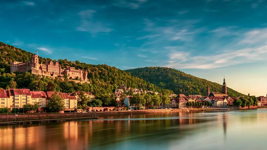 Heidelberg begeistert mit Geschichte, Kultur, kreativen Orten, lebendigem Flair und Genuss.  - Bild:  Bernhard/Adobe Stock