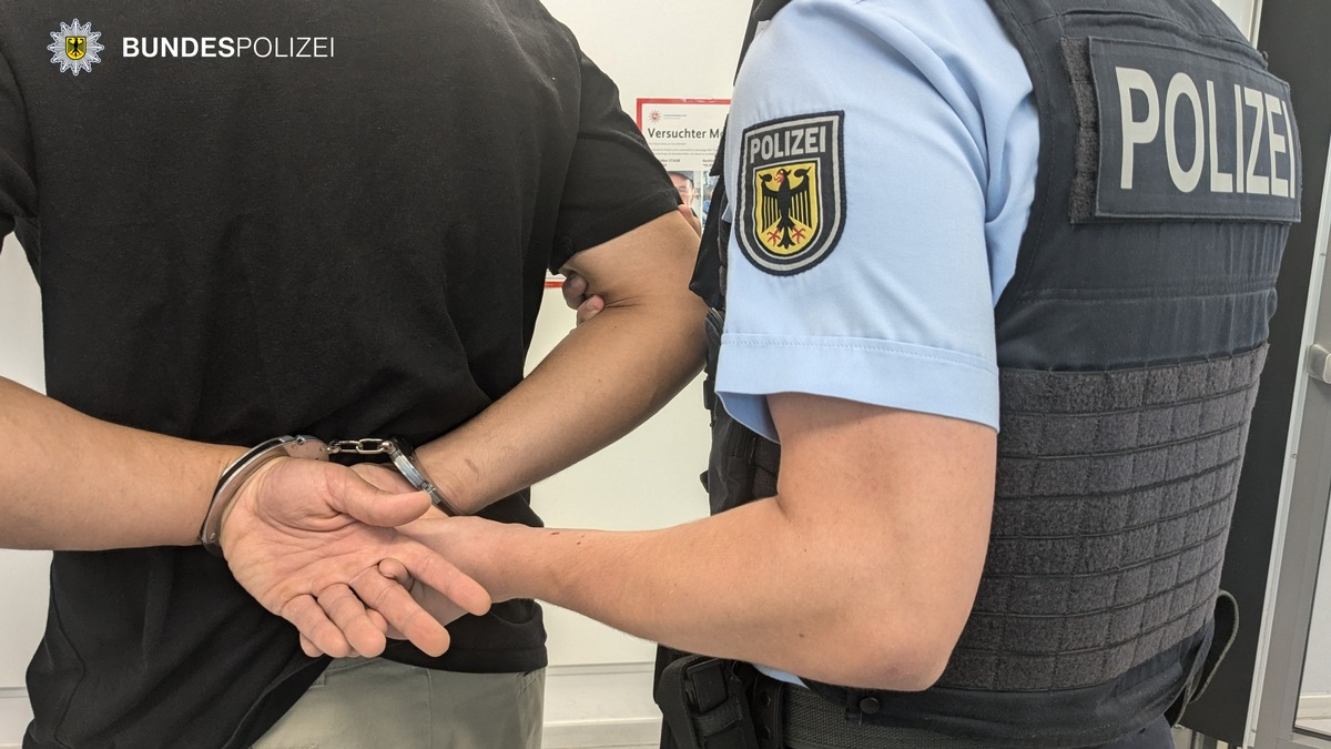 Bundespolizeidirektion München: Bundespolizei greift vermissten 15-Jährigen auf / Jugendlicher leistet Widerstand - Foto: presseportal.de