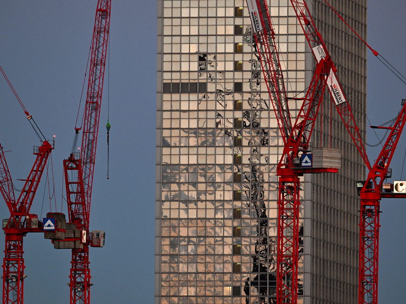 Die Wirtschaft wird sich aus Sicht des Ifo schwächer entwickeln.  - Foto: Soeren Stache/dpa