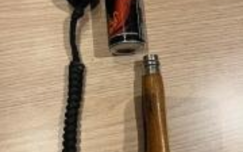 BPOL-FL: ELM - Mann zieht Messer bei der Kontrolle aus seiner Hosentasche - Foto: presseportal.de