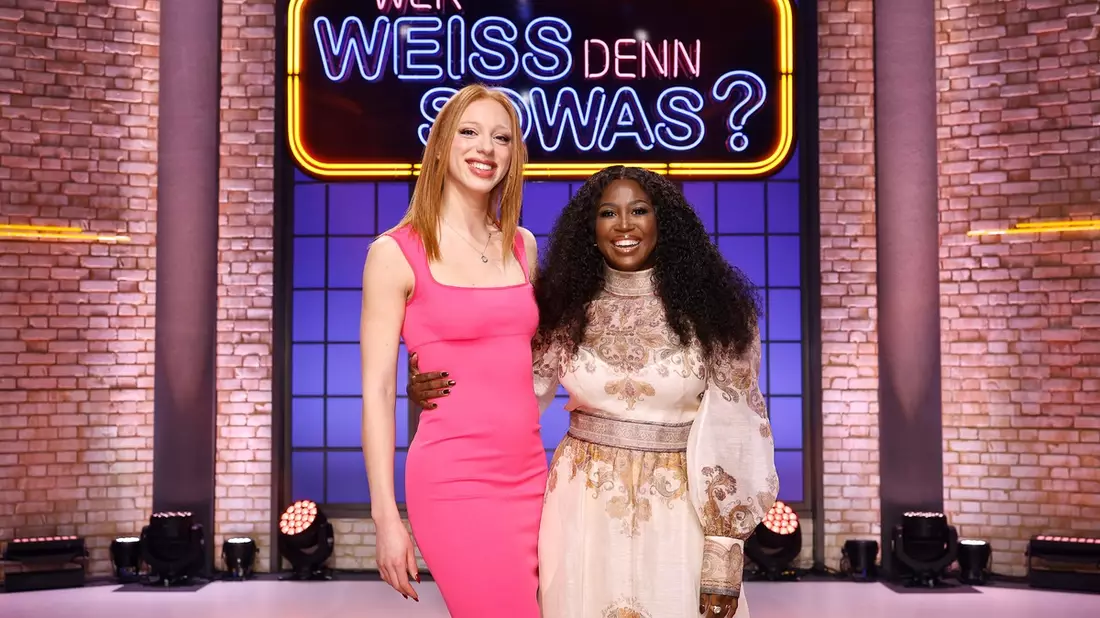 Dancing-Queens: Anna Ermakova und Motsi Mabuse bei Wer weiß denn sowas? - Das Wissensquiz vom 24. bis 28. März 2025, um 18:00 Uhr im Ersten - Bild: presseportal.de