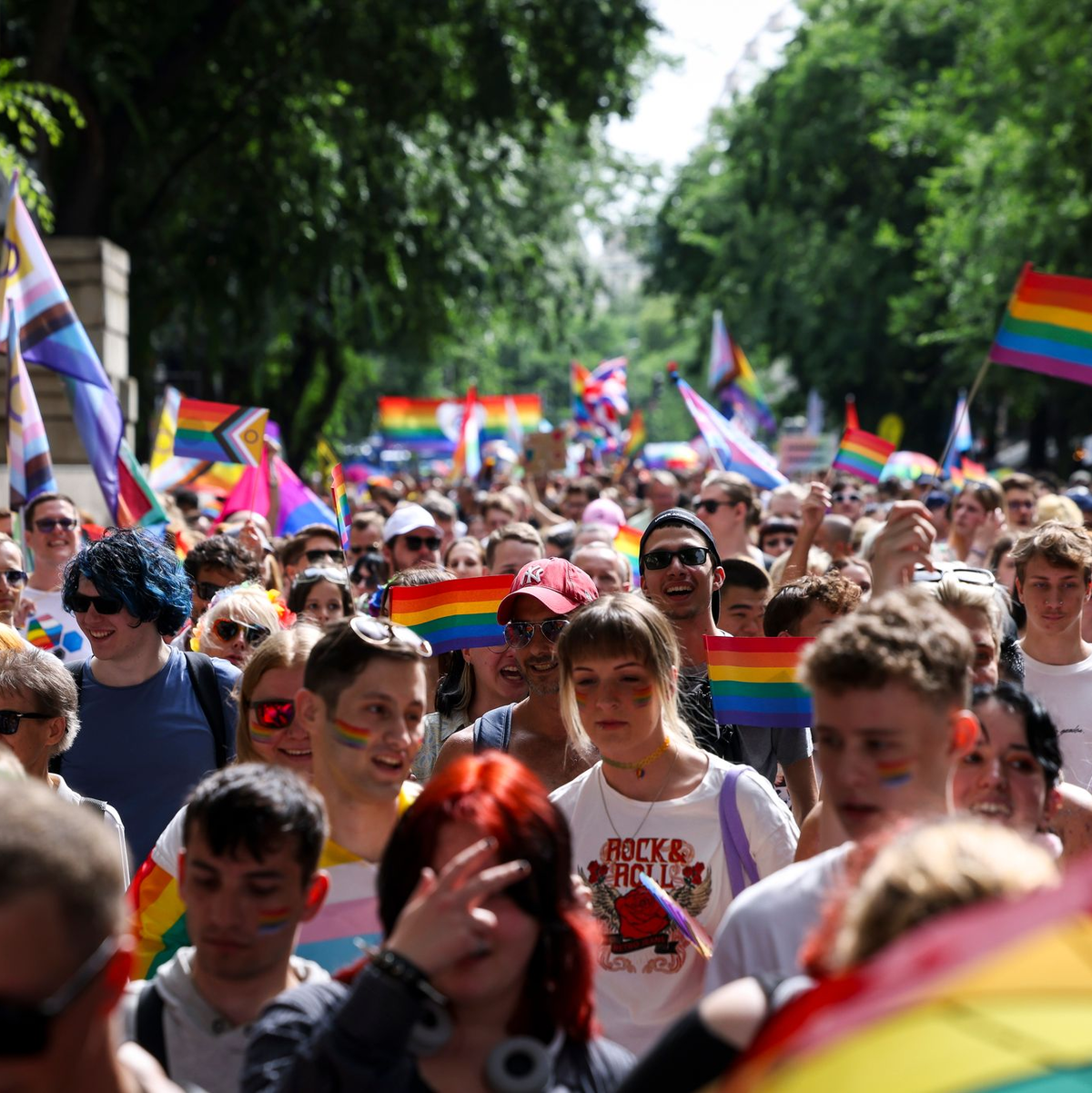 Im vergangenen Jahr gab es in Budapest noch eine bunte Pride-Parade. (Archivbild) - Foto: Robert Hegedus/MTI/dpa
