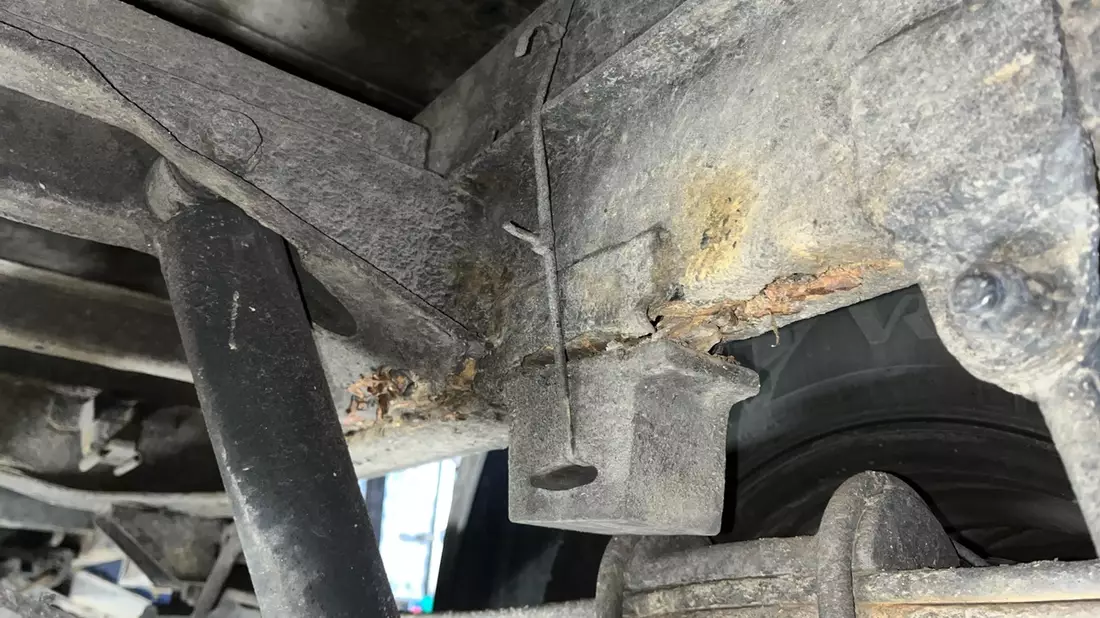 POL-ME: Bis dass der Rost uns scheidet - Polizei zieht schrottreifen Transporter aus dem Verkehr - 2503066 - Bild: presseportal.de