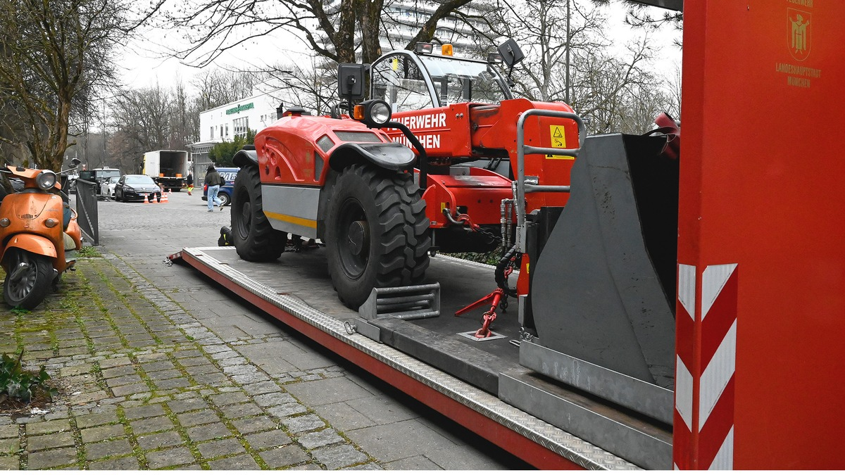FW-M: Ladehilfe für die Ukraine (Cosimapark) - Foto: presseportal.de