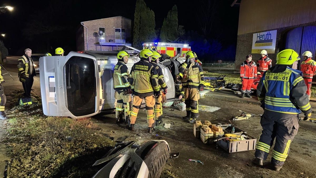 FW-PI: Prisdorf: Schwerer Verkehrsunfall in der Hauptstraße - Foto: presseportal.de