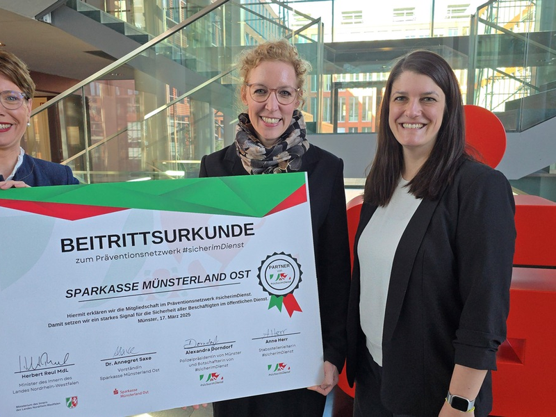 #sicherimDienst: Sparkasse Münsterland Ost tritt dem Präventionsnetzwerk #sicherimDienst bei / Engagement für mehr Schutz und Sicherheit der Beschäftigten - Foto: presseportal.de