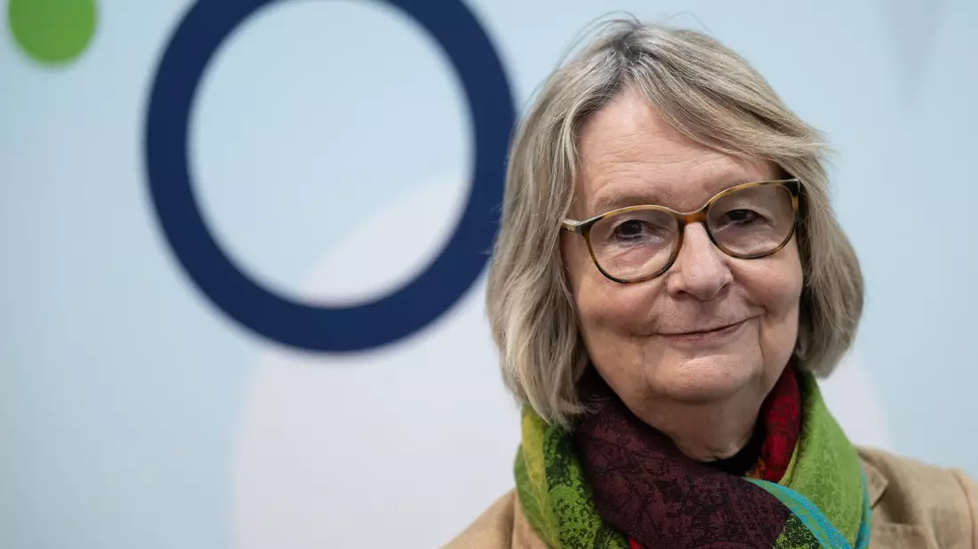 Kirsten Boie hat in ihrem Leben schon zahlreiche Bücher geschrieben - und in fast allen spielen Toleranz und Respekt eine große Rolle. (Archivbild) - Bild: Hendrik Schmidt/dpa