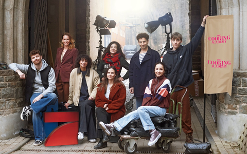 Brian Rosenkranz Simone Hanselmann Tiesan-Yesim Atas Helen Woigk Vita Tepel Riccardo Ferreira Lara Kimpel Louis Jérôme Wagenbrenner Die Cooking-Academy - Foto: ProSieben/Christoph Köstlin, presseportal.de
