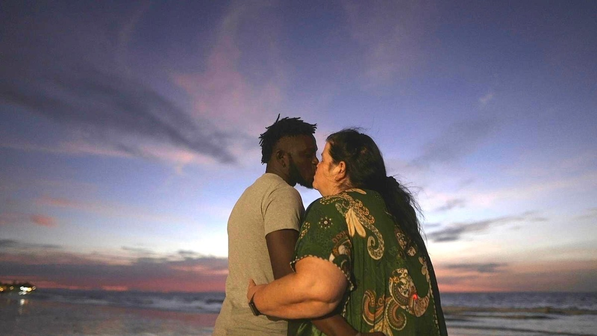 Sam Silvia Amore unter Palmen - Foto: presseportal.de