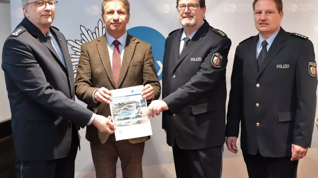 POL-HX: Kinder und Senioren häufiger in Unfälle verwickelt / Kreispolizeibehörde stellt Verkehrsunfallbilanz 2024 für den Kreis Höxter vor - Bild: presseportal.de