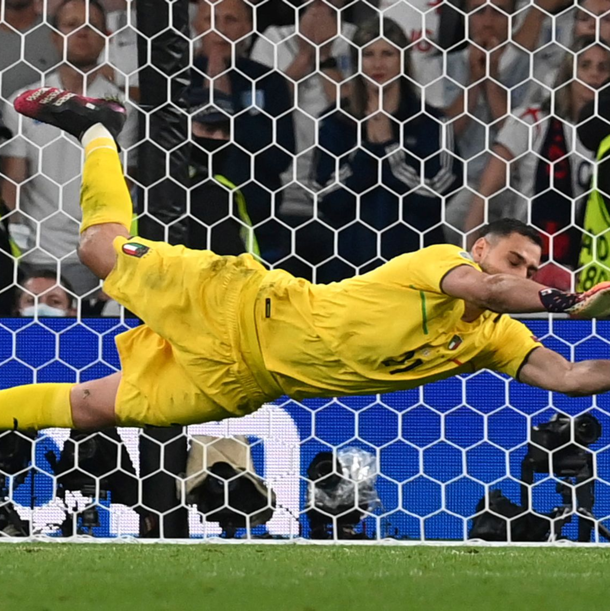 Italien hat keine Torwartsorgen: Gianluigi Donnarumma ist aktuell in Topform. - Foto: Paul Ellis/Pool AFP/AP/dpa
