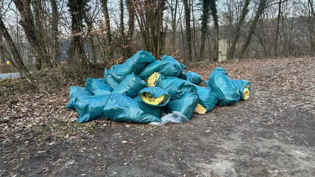 POL-LDK: + Müll illegal entsorgt + Versuchter Einbruch am Sportplatz + Wohnmobil aufgebrochen, Fahrzeuge beschädigt + Lack zerkratzt + - Bild: presseportal.de