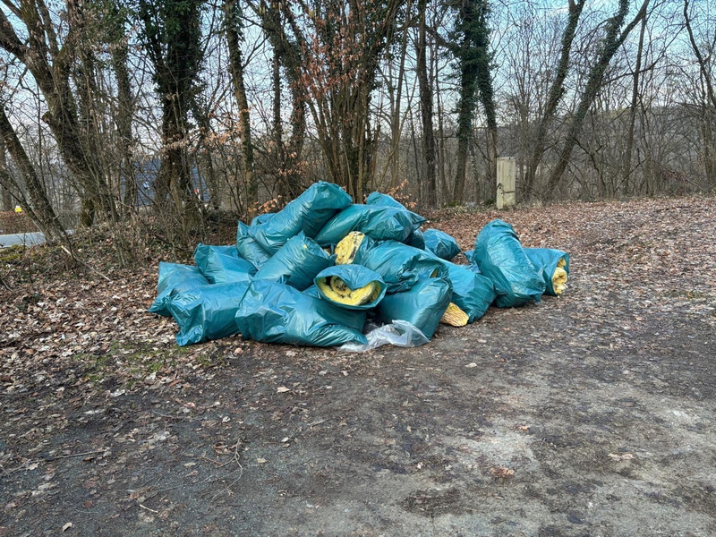 POL-LDK: + Müll illegal entsorgt + Versuchter Einbruch am Sportplatz + Wohnmobil aufgebrochen, Fahrzeuge beschädigt + Lack zerkratzt + - Foto: presseportal.de