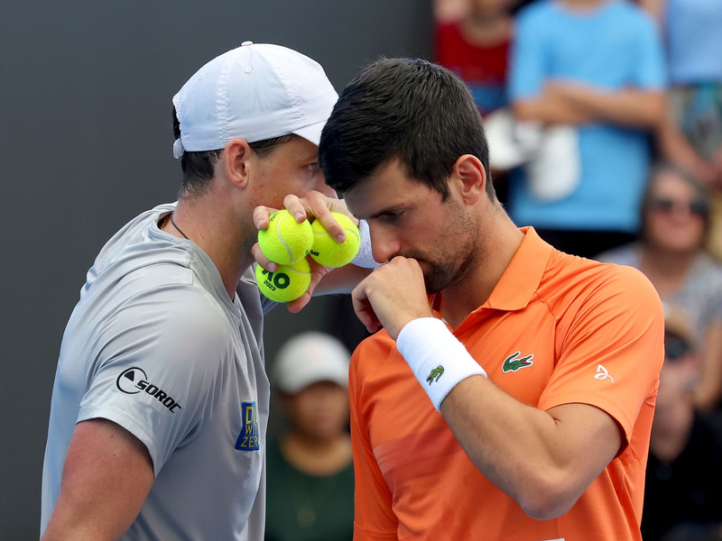 Initiierten gemeinsam die Spielergewerkschaft PTPA: Vasek Pospisil (l) und Novak Djokovic. - Foto: Kelly Barnes/AP/dpa
