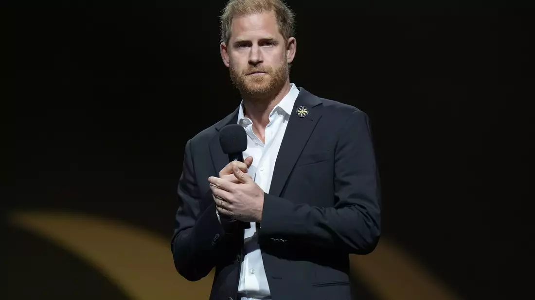 Die konservative US-Denkfabrik vermutet, Prinz Harry könne Falschangaben zu Drogenkonsum in seinem Visumsantrag gemacht haben. (Archivbild) - Bild: Darryl Dyck/The Canadian Press/AP/dpa