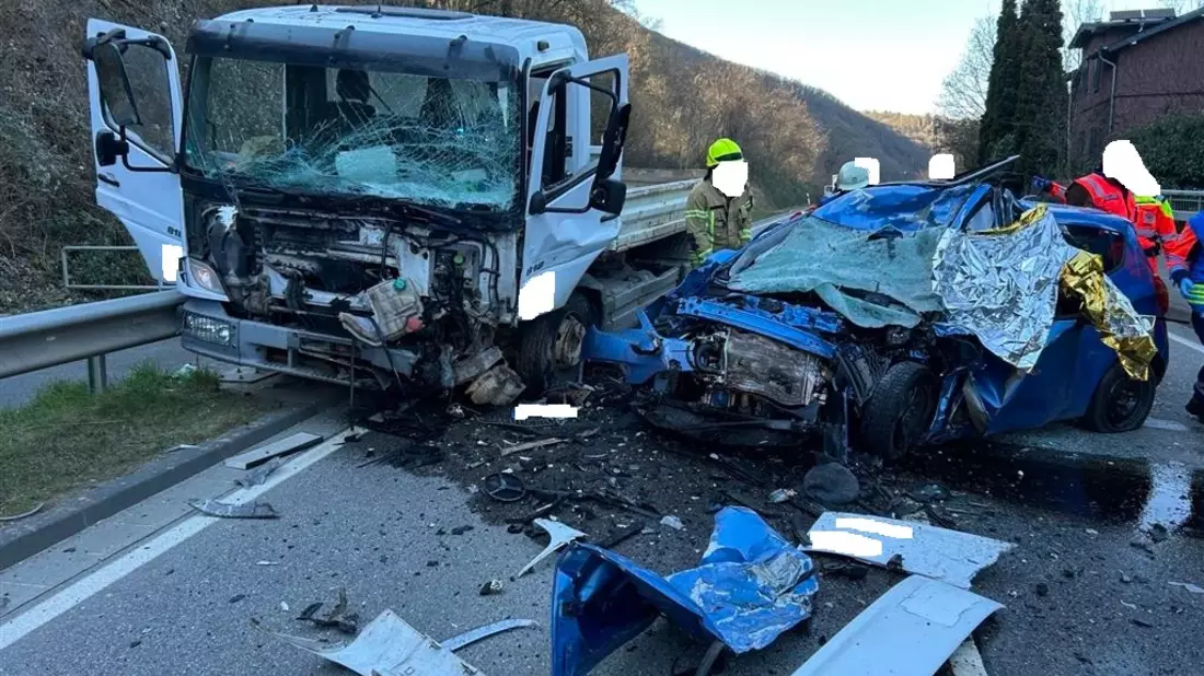 POL-PIBIN: Schwerer Verkehrsunfall auf der B9 bei Bingerbrück - Zwei Tote und zwei Verletzte - Bild: presseportal.de