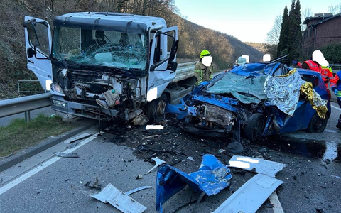 POL-PIBIN: Schwerer Verkehrsunfall auf der B9 bei Bingerbrück - Zwei Tote und zwei Verletzte - Foto: presseportal.de