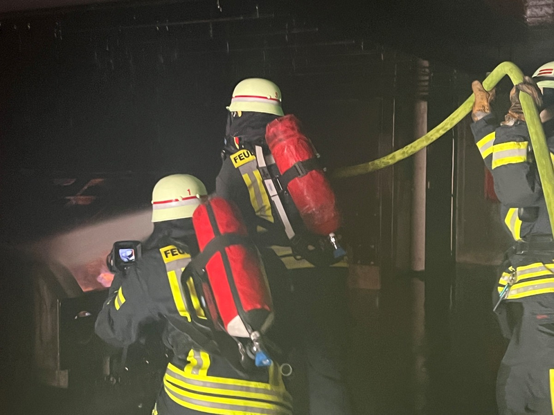 FW-BN: Kleinbrand in Tiefgarage sorgt für Verrauchung von drei Tiefgaragenebenen - Foto: presseportal.de