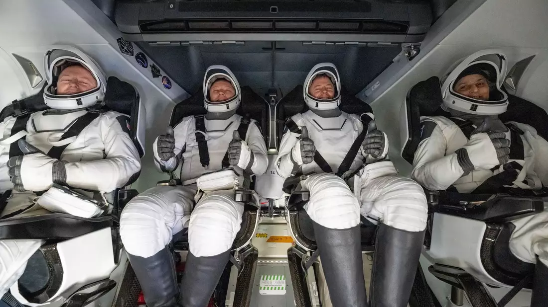 Aus einer Woche wurden neun Monate im All - umso größer war die Freude bei der Rückkehr. - Bild: Keegan Barber/NASA/AP/dpa