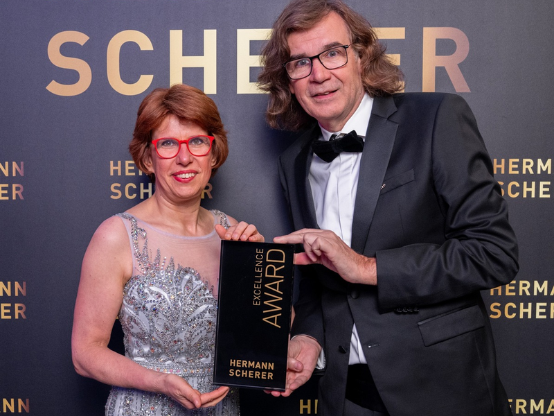 Kasseler Ärztin gewinnt begehrten Excellence Award / Siiri Seraphin entlarvt Medizin-Mythen und gewinnt Internationalen Speaker Slam - Foto: presseportal.de