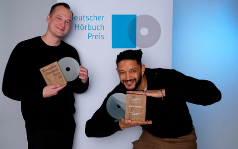 Deutscher Hörbuchpreis 2025 für erfolgreichen MDR-Podcast „Springerstiefel – Die 90er sind zurück“ - Foto: presseportal.de
