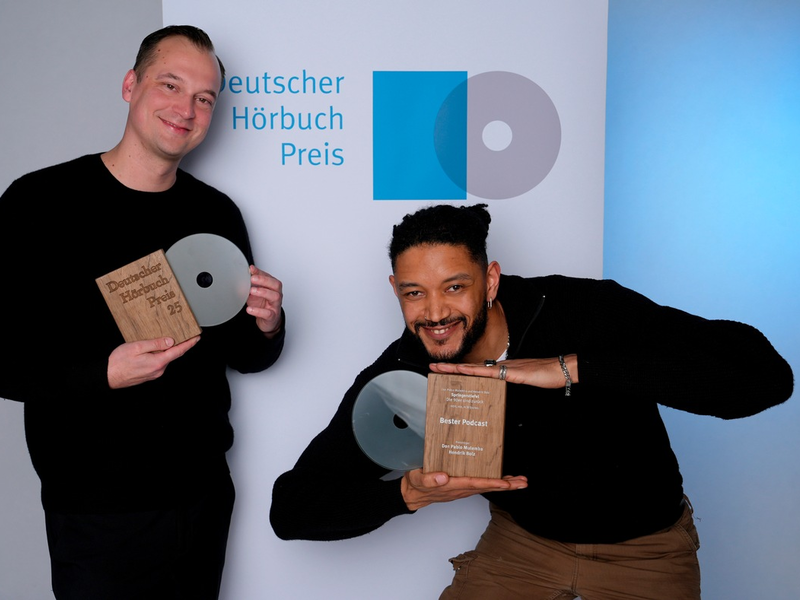 Deutscher Hörbuchpreis 2025 für erfolgreichen MDR-Podcast „Springerstiefel – Die 90er sind zurück“ - Foto: presseportal.de