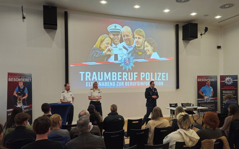 POL-OF: Traumberuf Polizei: Zahlreiche Interessierte am ersten Elternabend im Polizeipräsidium - Foto: presseportal.de