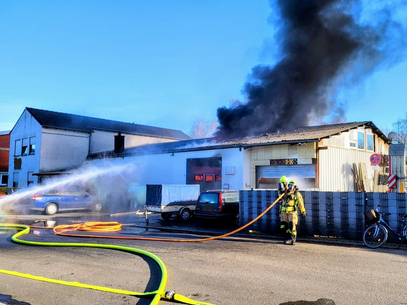 FW Kamen: Werkstattbrand mit erheblichen Folgen - Foto: presseportal.de