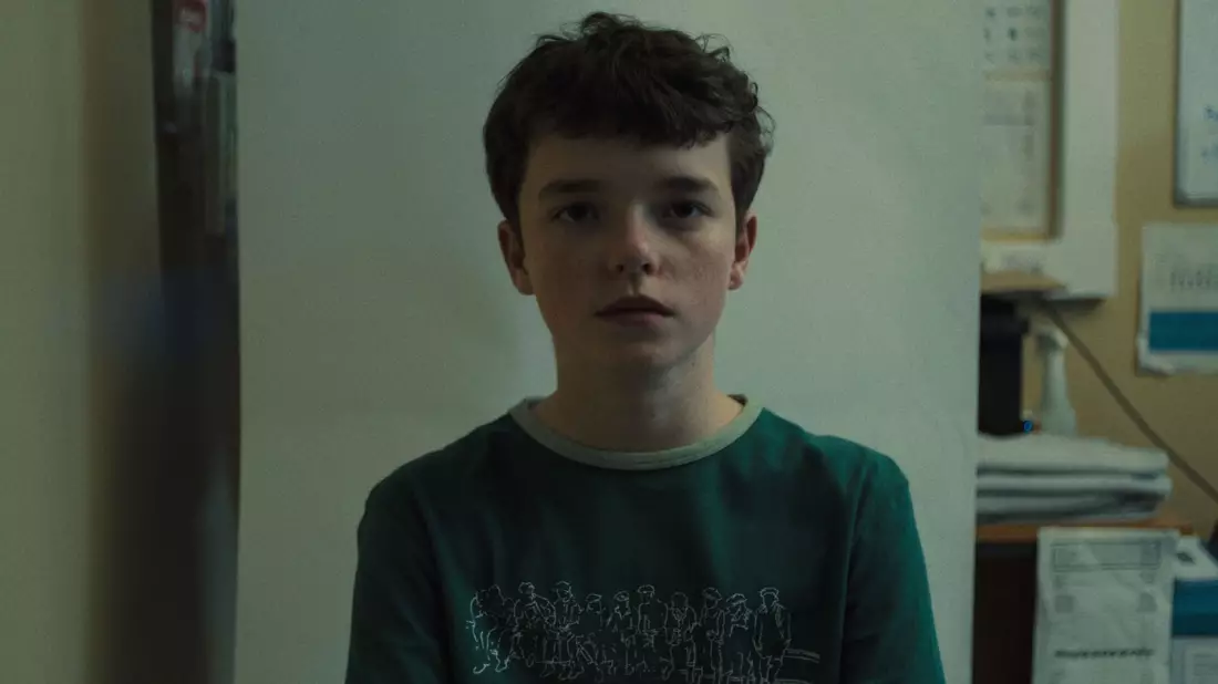 Owen Cooper spielt Jamie Miller in der britischen Netflix-Serie «Adolescence». Der 13-Jährige wird in der Serie verdächtigt, eine Mitschülerin ermordet zu haben. Die vierteilige Serie ist seit 13. März auf Netflix verfügbar. - Bild: -/Netflix/dpa