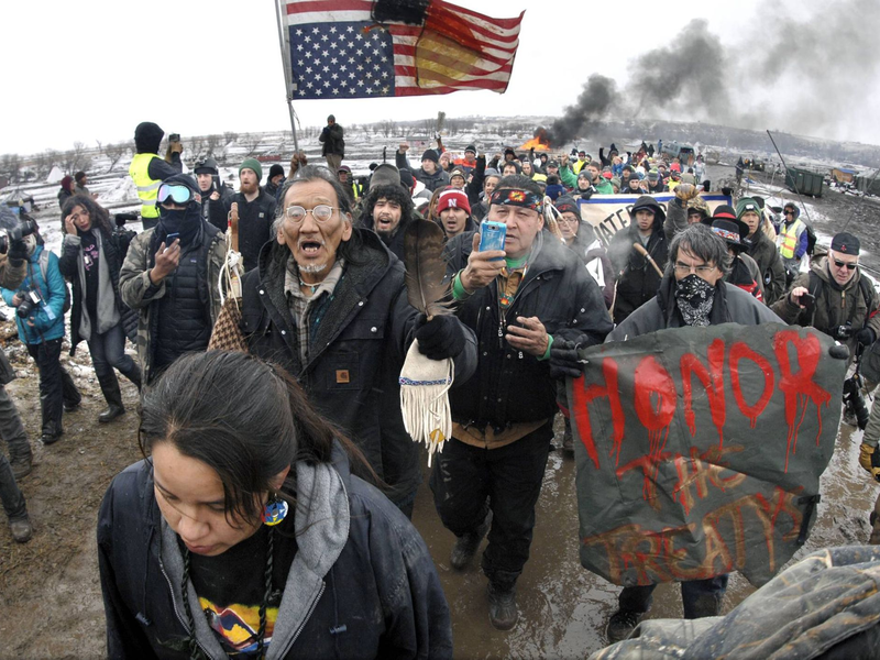 Jahre nach großen Protesten gegen eine umstrittene Öl-Pipeline in den USA ist nun ein aufsehenerregendes Urteil ergangen. (Archivbild) - Foto: picture alliance / Mike Mccleary/The Bismarck Tribune/AP/dpa