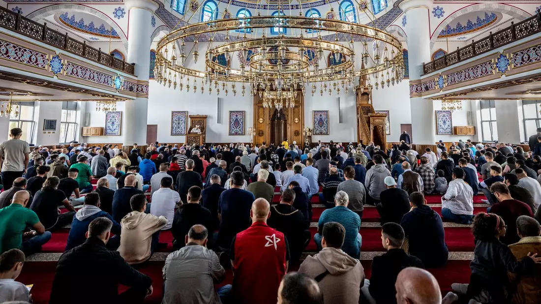 Muslimische Menschen fühlen sich in Deutschland häufig aufgrund ihrer Religion diskriminiert. (Archivbild) - Bild: Christoph Reichwein/dpa