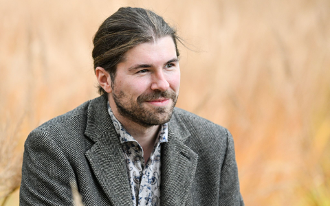 Zum Studium nach Halle habe der Parabelritter sein goldenes Mountainbike nicht mitgenommen - «weil die Fahrradklauquote in Halle so absurd hoch ist».  - Foto: Jens Kalaene/dpa