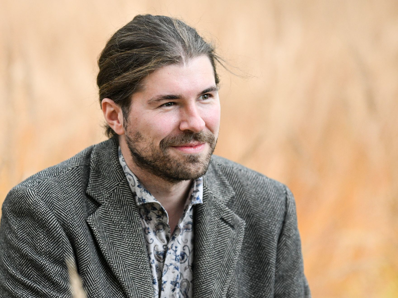 Zum Studium nach Halle habe der Parabelritter sein goldenes Mountainbike nicht mitgenommen - «weil die Fahrradklauquote in Halle so absurd hoch ist».  - Foto: Jens Kalaene/dpa