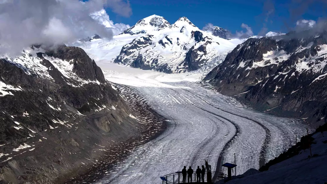 Die Gletscher schwinden wegen der Klimaerwärmung rasant (Archivbild) - Bild: Matthias Schrader/AP