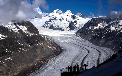 Die Gletscher schwinden wegen der Klimaerwärmung rasant (Archivbild) - Foto: Matthias Schrader/AP