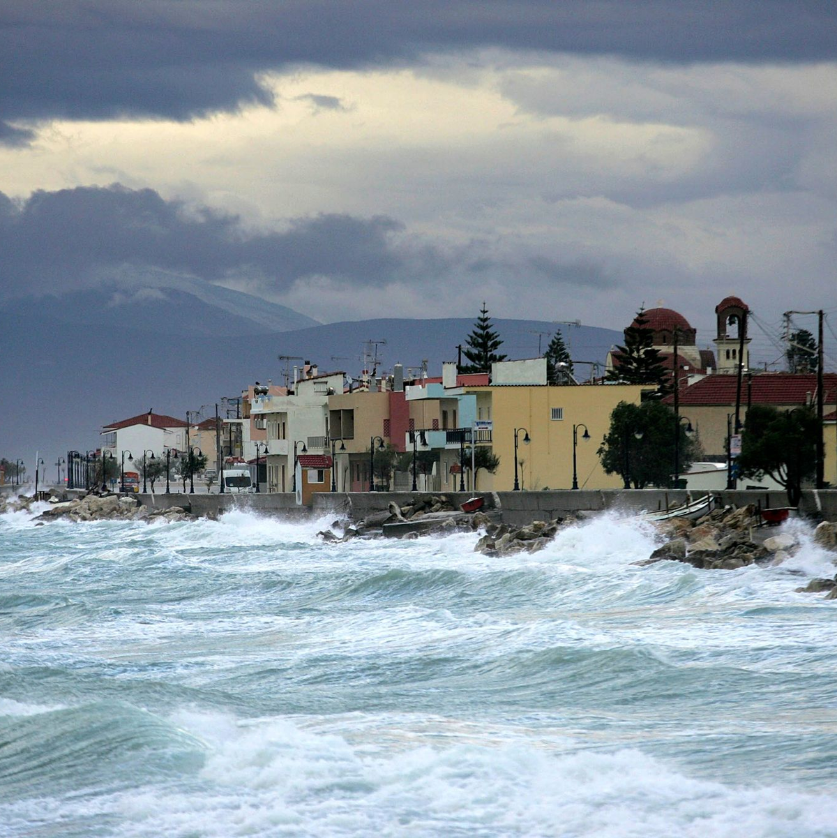 NOAA geht davon aus, dass der Meeresspiegel Ende des Jahrhunderts rund 30 Zentimeter höher liegt als im Jahr 2000, - Foto: picture alliance / dpa