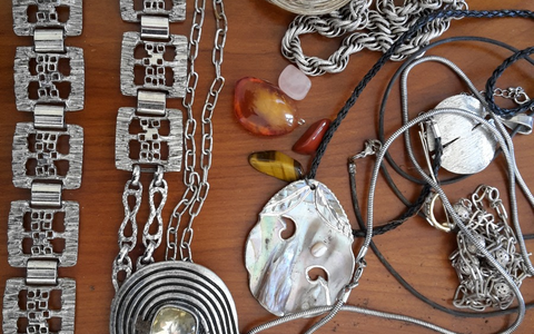 POL-NI: Rohrsen - Eigentümer von Schmuck gesucht - Foto: presseportal.de