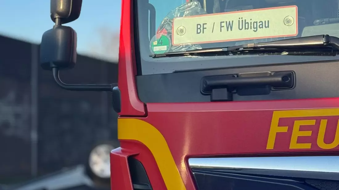 FW Dresden: Gebäudebrand und Verkehrsunfall - Bild: presseportal.de