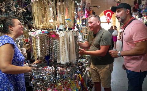 SERVICE-MELDUNG: Trödeltrupp on Tour- Tipps für den Flohmarkt-Besuch im Urlaub - Foto: presseportal.de