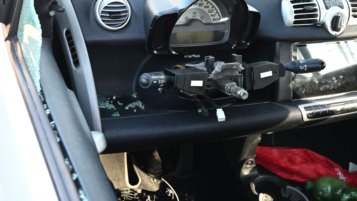 POL-REK: 250320-2: Autoscheibe eingeschlagen und Lenkrad entwendet - Foto: presseportal.de