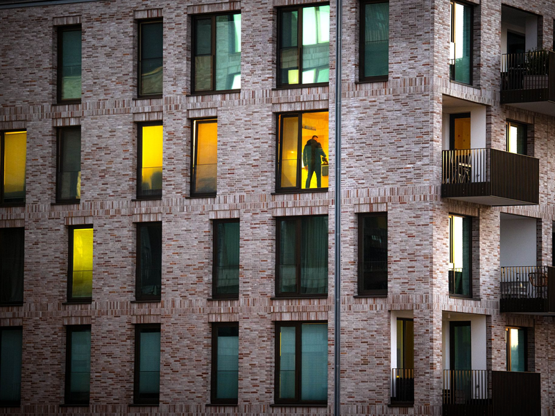 Besonders in den Großstädten ist Wohnraum knapp und die Mieten steigen unentwegt. - Foto: Sina Schuldt/dpa