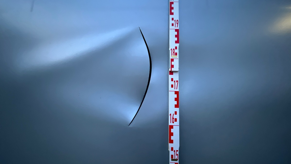 API-TH: Planenschlitzer auf Thüringer Autobahnen unterwegs - Foto: presseportal.de