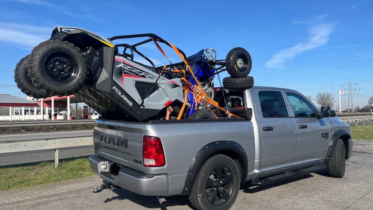 POL-PDNW: Polizeiautobahnstation Ruchheim - Abenteuerliche Ladungssicherung - Foto: presseportal.de