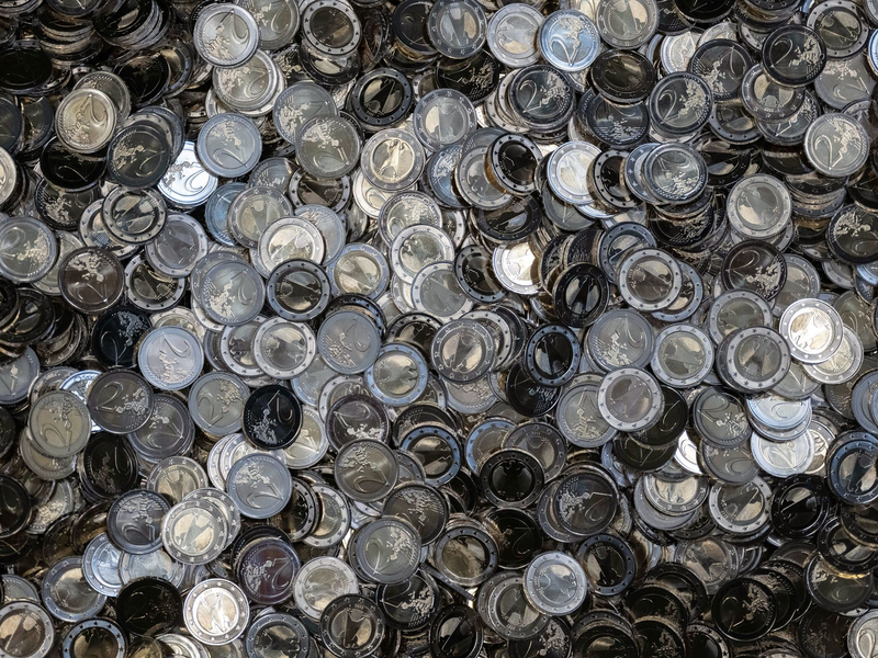 Eine Zivilkammer des Landgerichts Stuttgart hat das Sicherheitsunternehmen zum Schadenersatz verurteilt.  - Foto: Marijan Murat/dpa